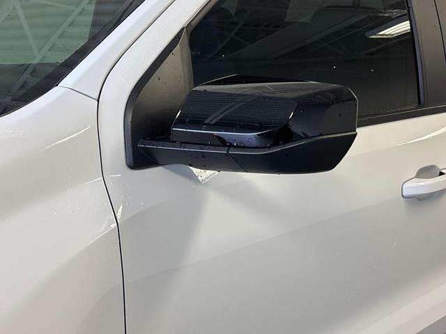 Photo of 2023 Summit White GMC Canyon