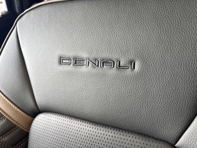 Photo of 2025 Onyx Black GMC Canyon