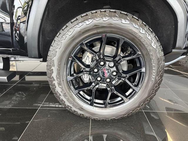 Photo of 2025 Onyx Black GMC Canyon