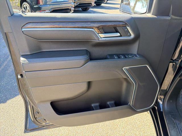 Photo of 2024 Onyx Black GMC Sierra 1500