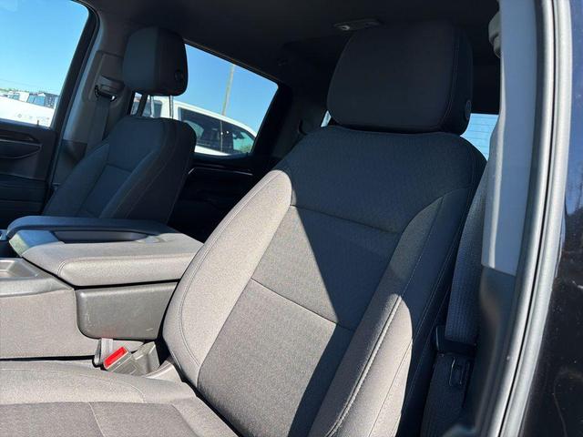 Photo of 2024 Onyx Black GMC Sierra 1500