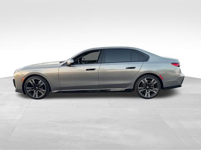 Photo of 2024 Oxide Grey Metallic BMW 740