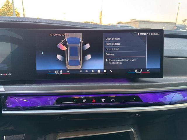 Photo of 2024 Oxide Grey Metallic BMW 740