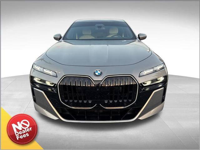 Photo of 2024 Oxide Grey Metallic BMW 740
