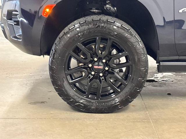 Photo of 2022 Midnight Blue Metallic GMC Yukon