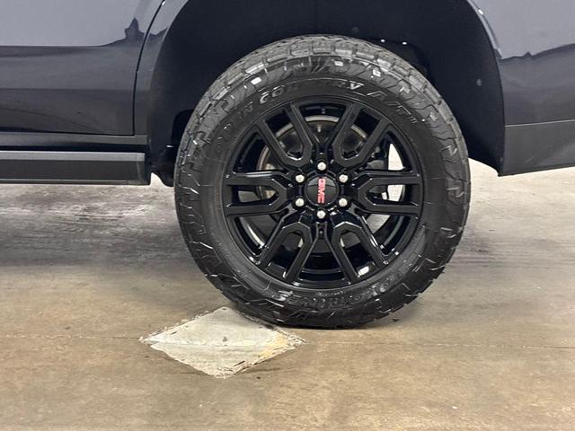 Photo of 2022 Midnight Blue Metallic GMC Yukon