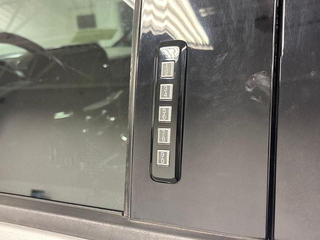 Photo of 2021 Iconic Silver Metallic Ford F-150