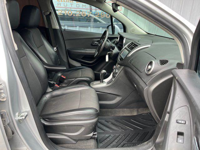 Photo of 2016 Silver Ice Metallic Chevrolet Trax