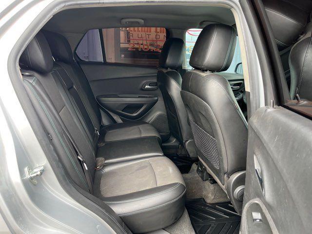 Photo of 2016 Silver Ice Metallic Chevrolet Trax