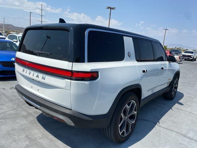 Photo of 2022 Glacier White Rivian R1S