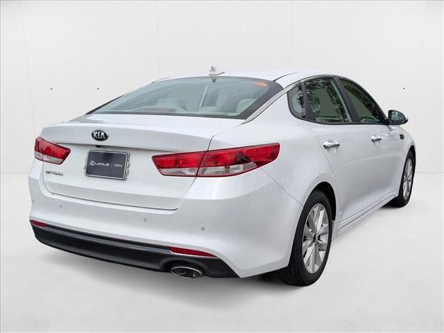 Photo of 2018 Snow White Pearl Kia Optima