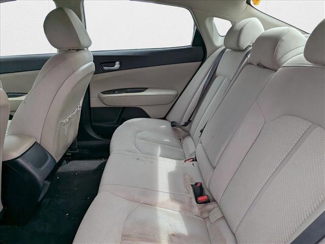Photo of 2018 Snow White Pearl Kia Optima