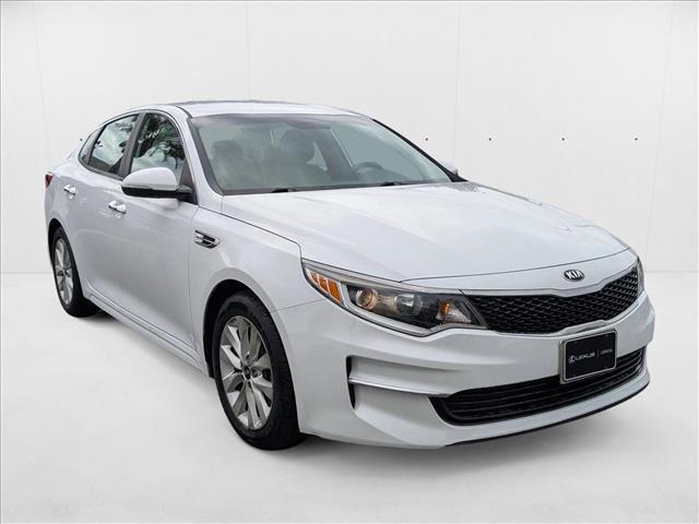 Photo of 2018 Snow White Pearl Kia Optima