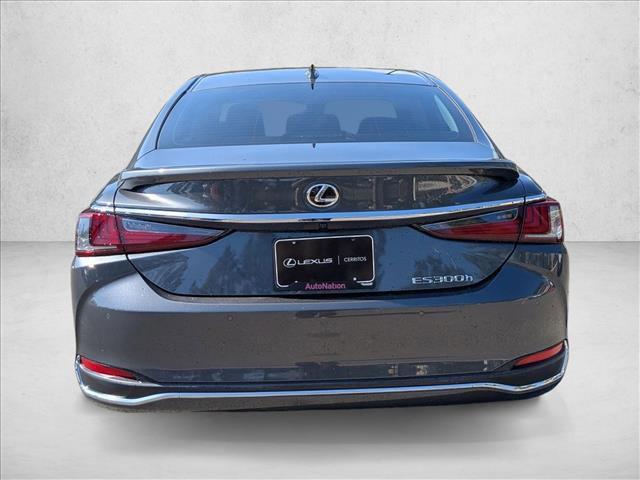 Photo of 2025 Cloudburst Gray Lexus ES 300h