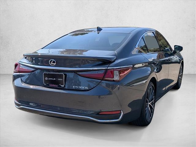 Photo of 2025 Cloudburst Gray Lexus ES 300h