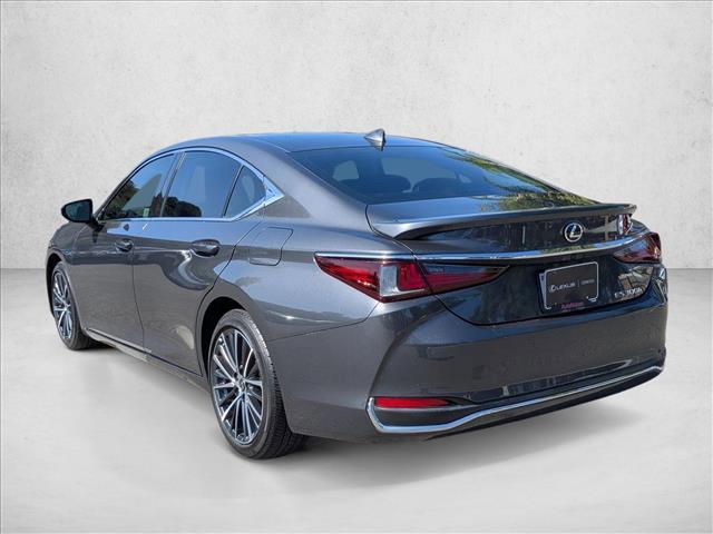 Photo of 2025 Cloudburst Gray Lexus ES 300h