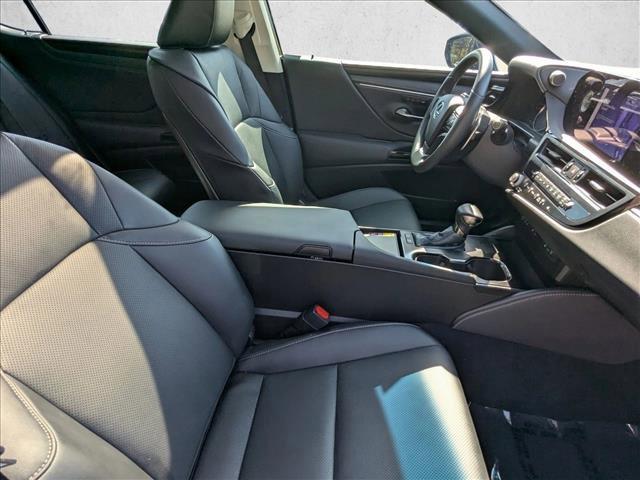 Photo of 2025 Cloudburst Gray Lexus ES 300h