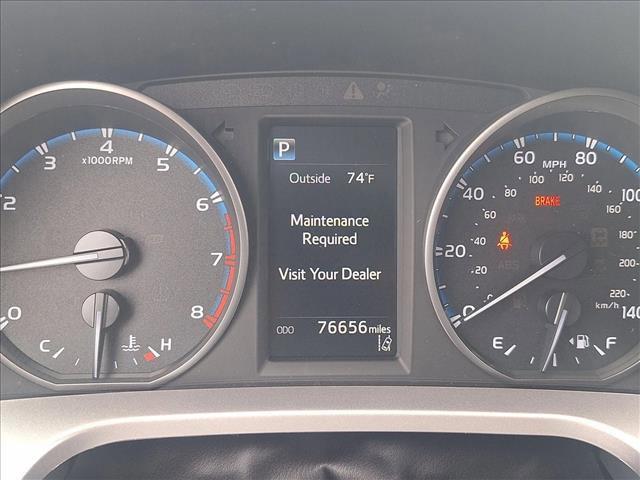 Photo of 2018 Super White Toyota RAV4