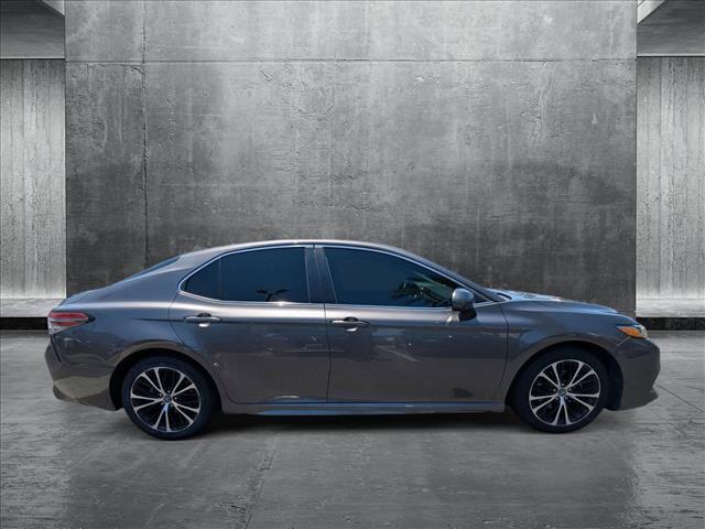 Photo of 2019 Predawn Gray Mica Toyota Camry