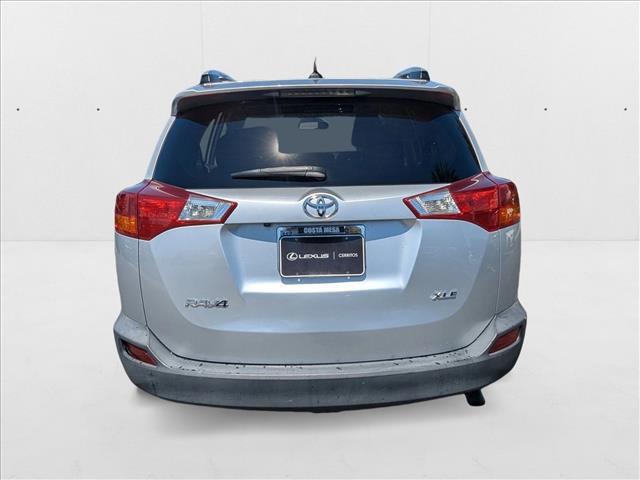 Photo of 2015 Classic Silver Met Toyota RAV4