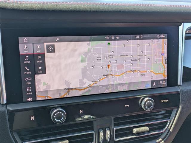 Photo of 2022 White Porsche Macan