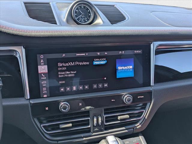 Photo of 2022 White Porsche Macan