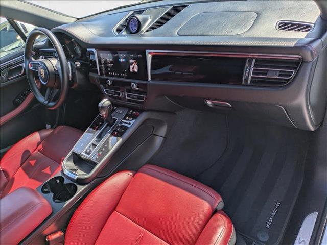 Photo of 2022 White Porsche Macan