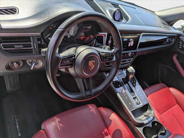 Photo of 2022 White Porsche Macan