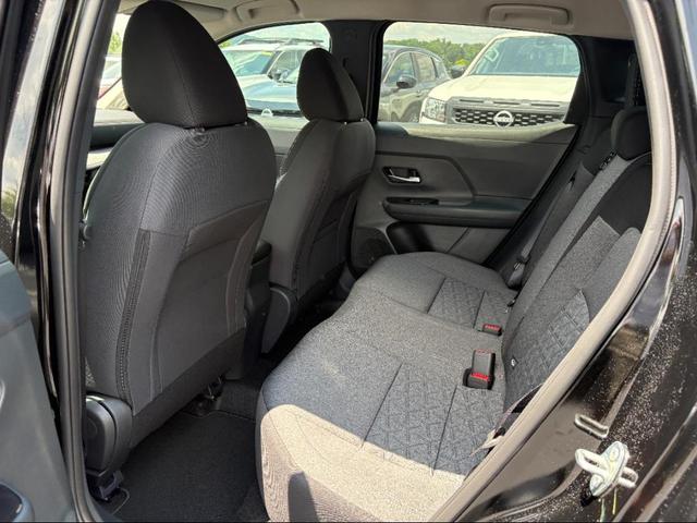 Photo of 2025 Super Black Nissan Kicks