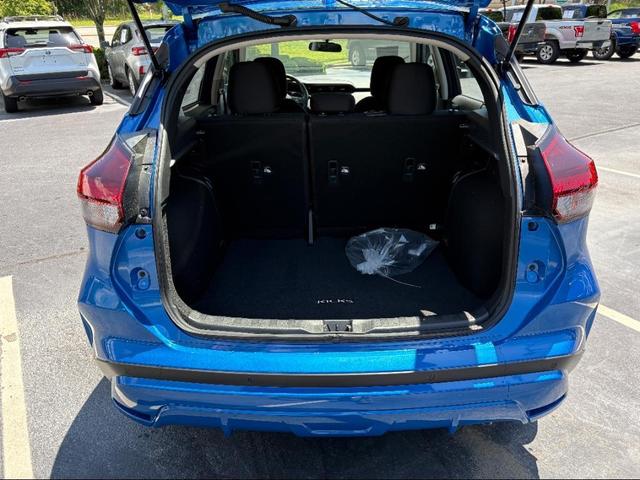 Photo of 2025 Electric Blue Metallic Nissan Kicks