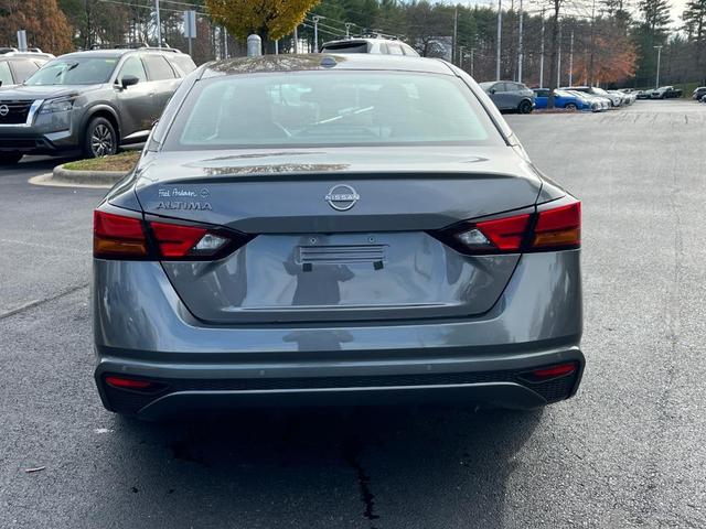 Photo of 2025 Gun Metallic Nissan Altima