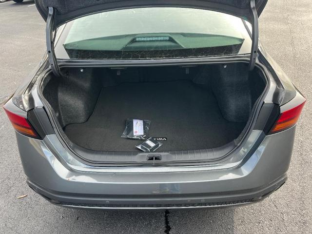 Photo of 2025 Gun Metallic Nissan Altima
