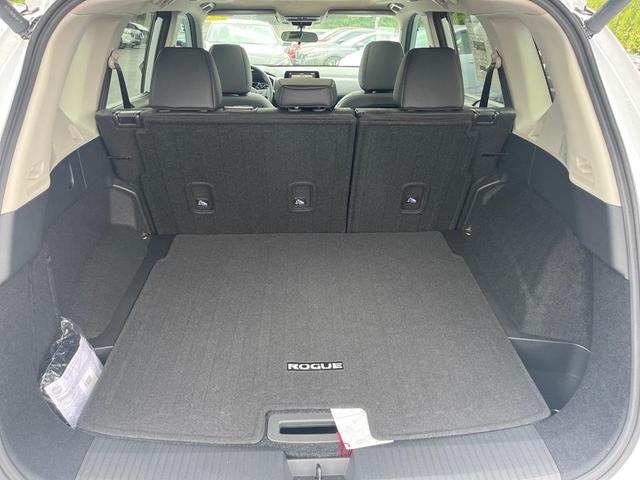 Photo of 2025 Everest White Pearl Nissan Rogue