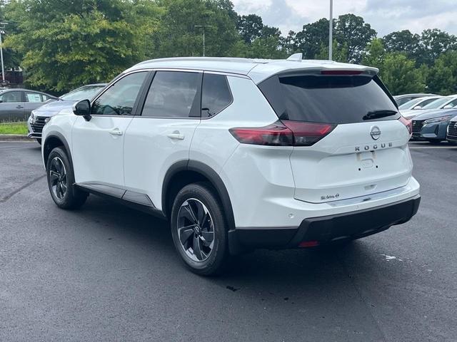 Photo of 2025 Everest White Pearl Nissan Rogue