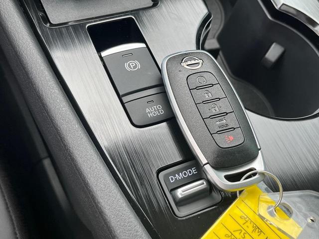 Photo of 2025 Everest White Pearl Nissan Rogue