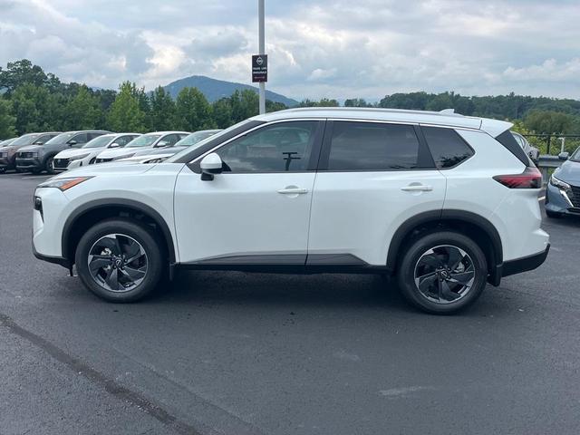 Photo of 2025 Everest White Pearl Nissan Rogue