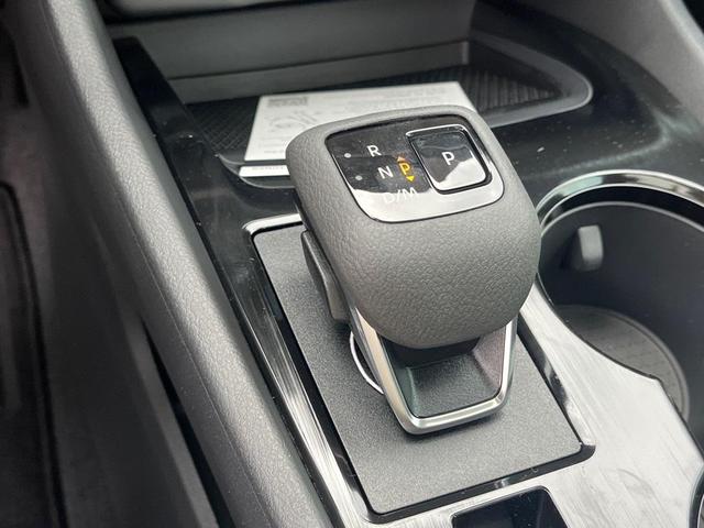 Photo of 2025 Everest White Pearl Nissan Rogue