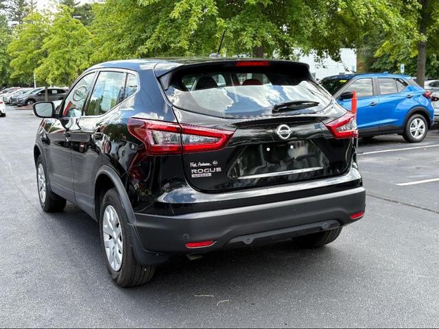 Photo of 2020 Magnetic Black Pearl Nissan Rogue Sport