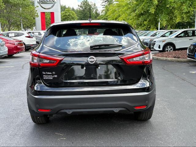 Photo of 2020 Magnetic Black Pearl Nissan Rogue Sport