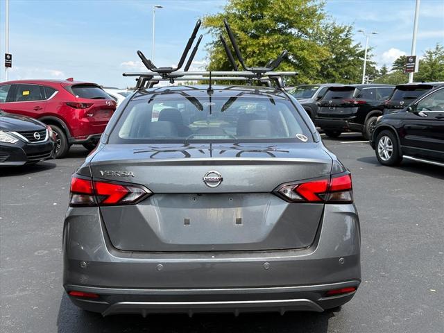 Photo of 2022 Gun Metallic Nissan Versa