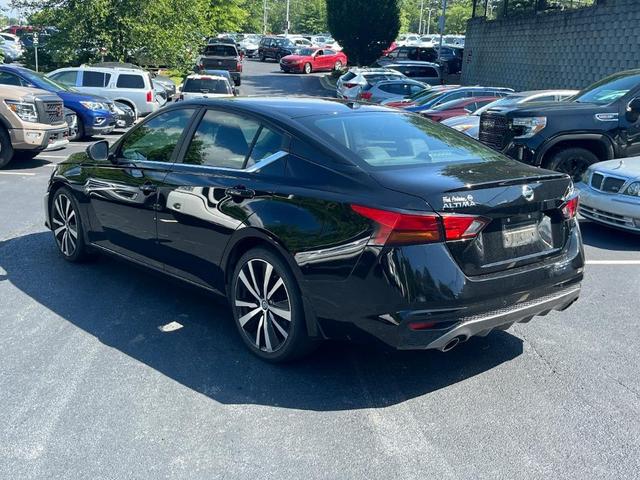 Photo of 2020 Super Black Nissan Altima