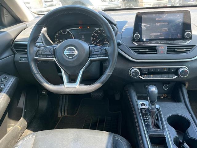 Photo of 2020 Super Black Nissan Altima