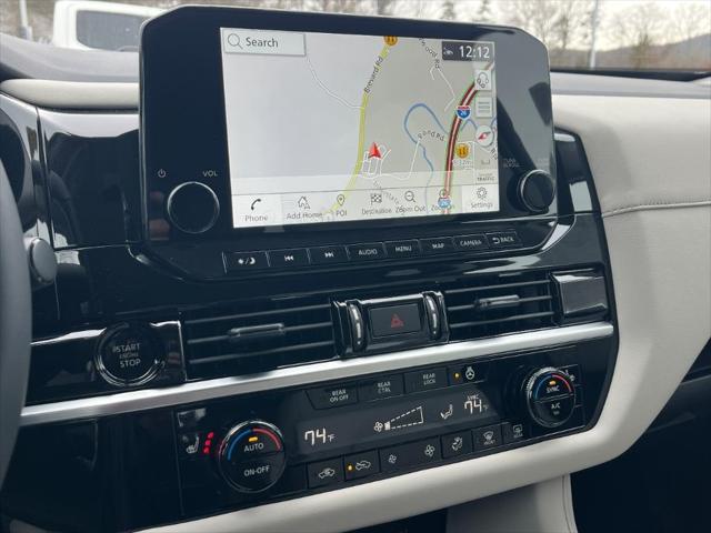 Photo of 2025 Everest White Pearl Tricoat Nissan Pathfinder