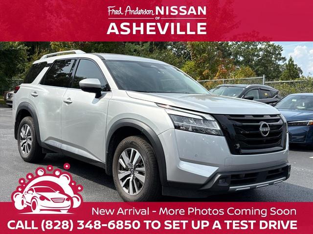Photo of 2022 Brilliant Silver Metallic Nissan Pathfinder