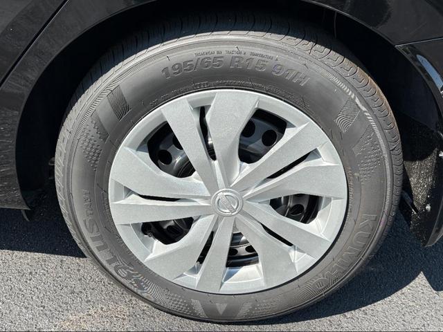 Photo of 2025 Super Black Metallic Nissan Versa