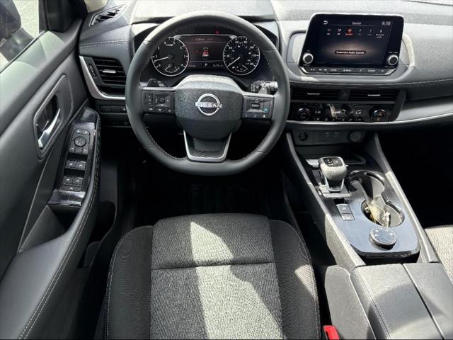 Photo of 2025 Deep Ocean Blue Pearl Nissan Rogue