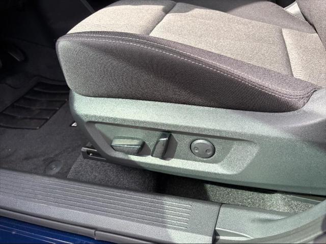 Photo of 2025 Deep Ocean Blue Pearl Nissan Rogue