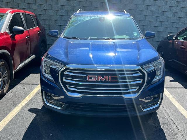 Photo of 2022 Marine Metallic GMC Terrain