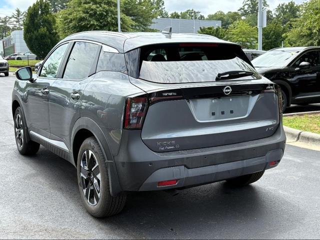 Photo of 2025 Gun Metallic Nissan Kicks