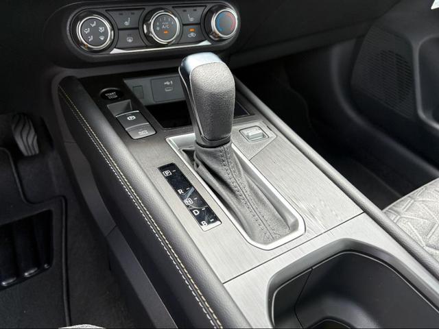 Photo of 2025 Gun Metallic Nissan Kicks